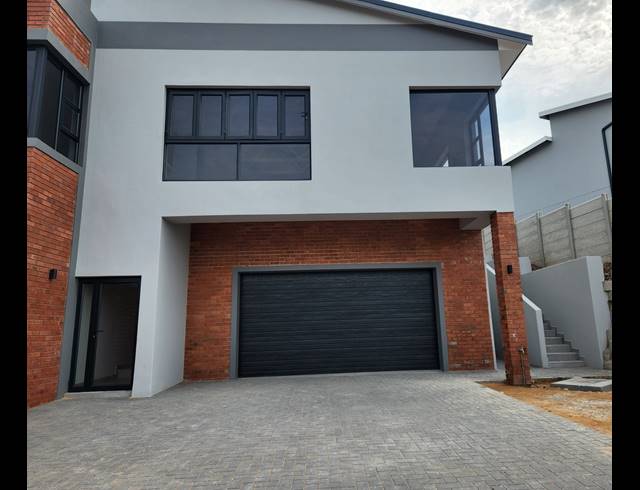 3 BEDROOM DUET FOR SALE IN ISLAND VIEW